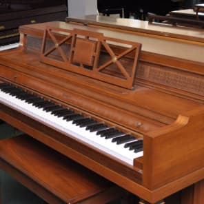 Everett upright hot sale piano