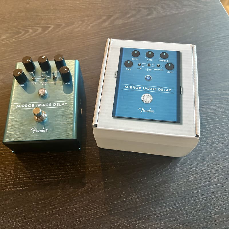 Fender Mirror Image Delay