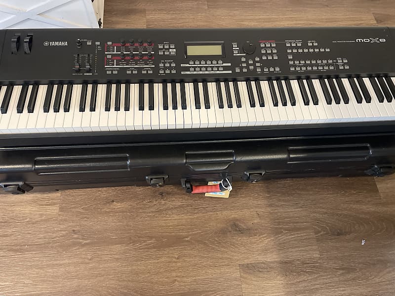 Yamaha MOX8 Production Synthesizer 2013 - Present - Gray/with Gator GTSA-KEY88 TSA Series Keyboard Case image 1