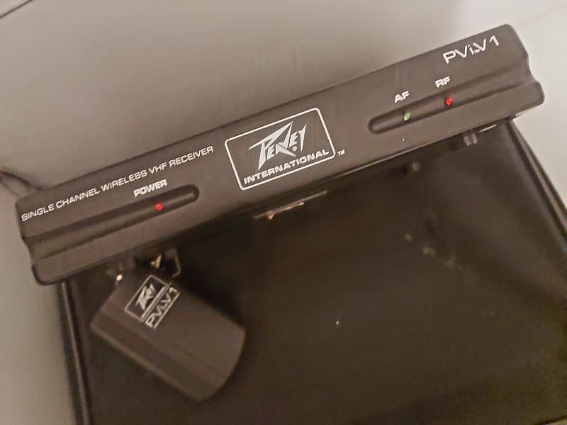 Peavey PV03010080 PV 1 U1 BHS Wireless Headset Microphone System 906 MHz