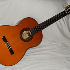 MADE IN LATE 1970s - GREAT YAMAHA C300 - CLASSICAL GUITAR IN