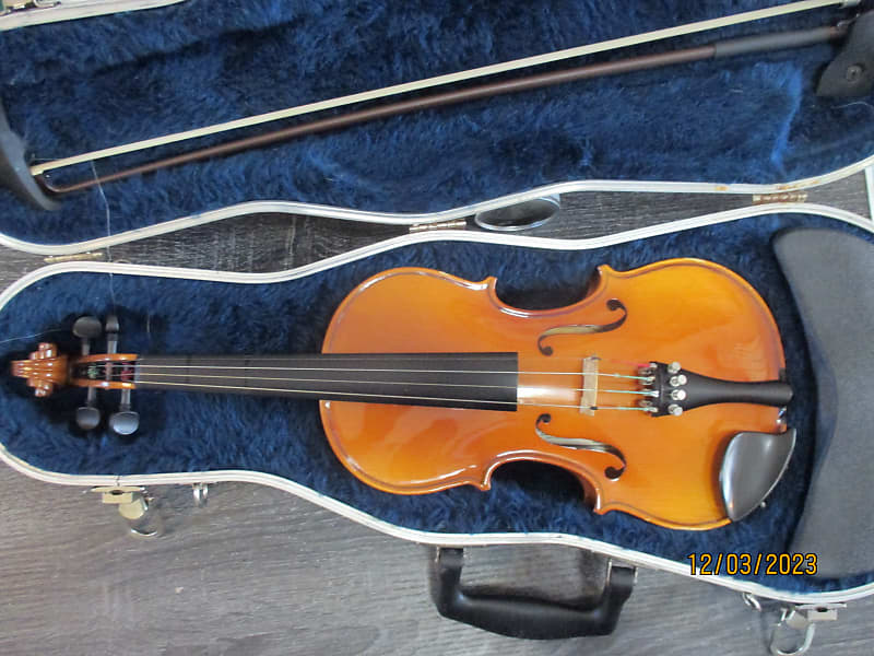 Violin. 1/4 size with case and bow. Becker brand | Reverb