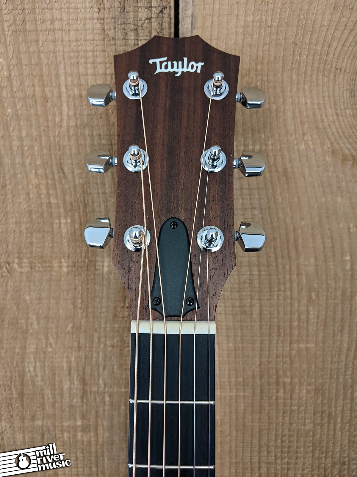 Taylor Academy 12 Acoustic Guitar w/gig bag