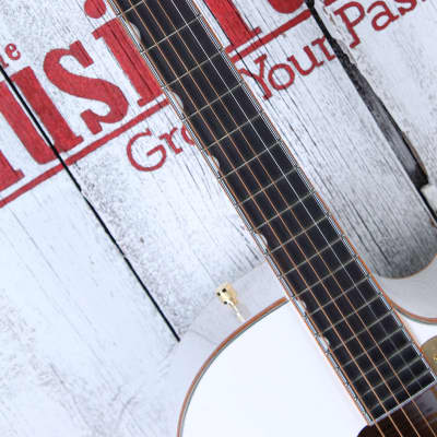 Gretsch G5022CWFE Rancher Falcon Jumbo Cutaway Acoustic Electric Guitar White image 11