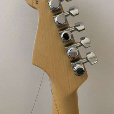 Fender - American Deluxe Stratocaster HSS (2005), Maple Fingerboard, 3-Color Sunburst image 8