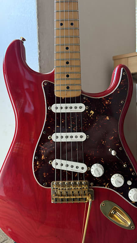 ギター Fender deluxe Players Stratocaster Fender Deluxe Players Stratocaster | Reverb Deutschland