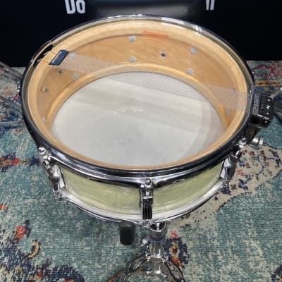 Ludwig - 14x5" 3 Ply Classic, 8-Lug Snare Drum 1976 - White Marine Pearl image 9
