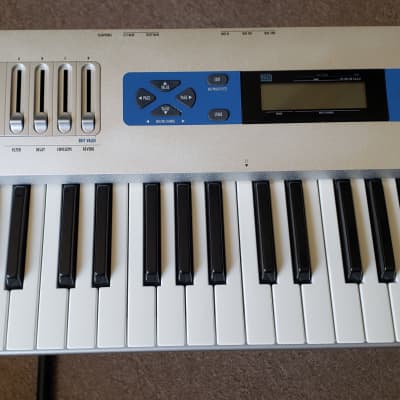 Alesis QS 6.2 Keyboard / Piano / Synthesizer | Reverb