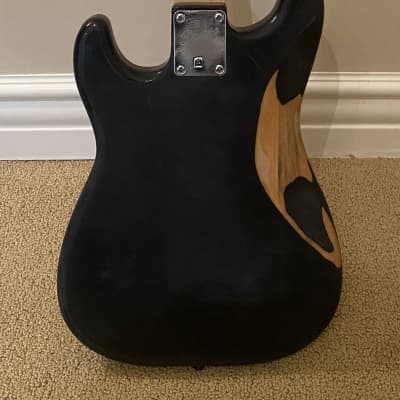 Squier Mini Stratocaster with Laurel Fretboard 2010s Black image 2