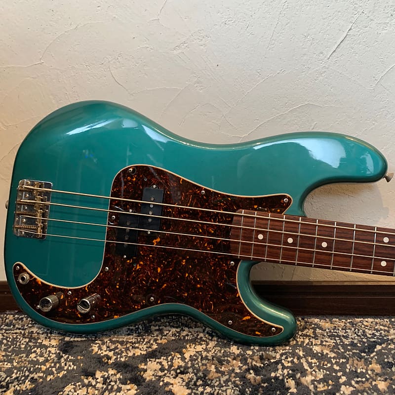Fender Japan PB62-75us 