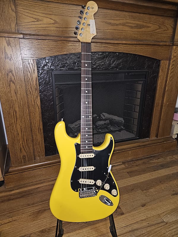 Stratocaster type guitar | Reverb