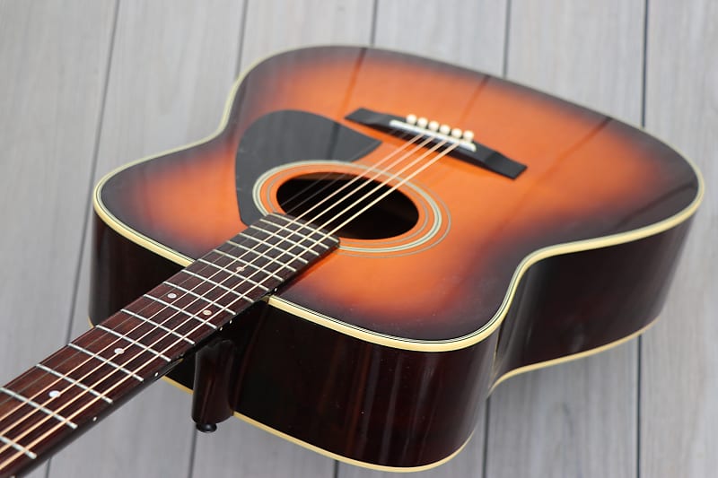 A Beauty! Yamaha FG-425 1986 Vintage Sunburst + Pro Setup