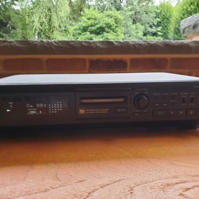 Sony MDS-E10 Professional MD Mini Disc Recorder / Player - Working
