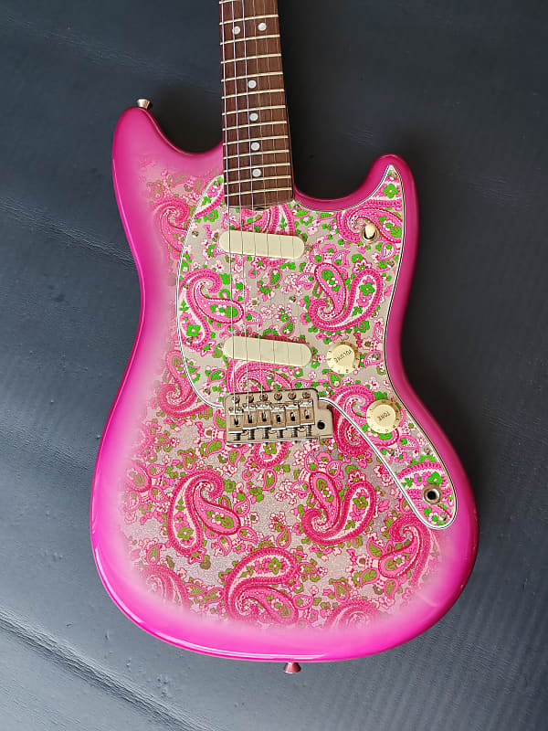 ギター Char Mustang Pink Paisley Char Mustang® Pink Paisley– zicca.net