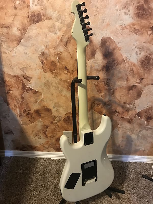 激レア '80s Hurricane by Morris strat Type Hurricane by Morris Stratocaster from the '80s Gloss Black