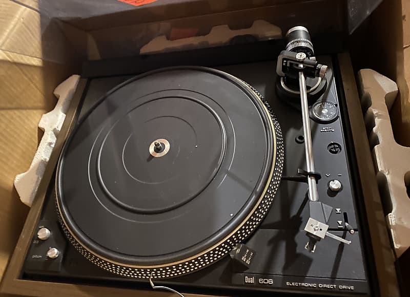 Dual CS 606 Turntable  			