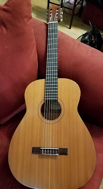 Silvertone discount classical guitar