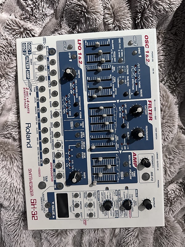 Roland SH-32 Desktop Synthesizer Module 2002 - 2004 - White image 1