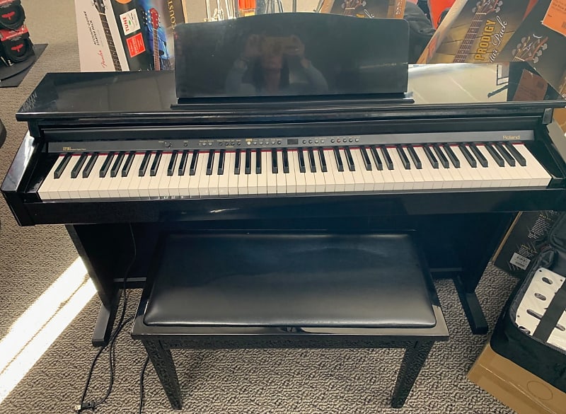 Roland HP-103 Digital Piano with realistic Piano Key Touch