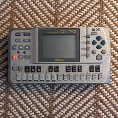 Yamaha QY70 1997 - Grey