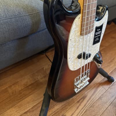Fender Vintera '60s Mustang Bass 2019 - Present - 3-Color Sunburst image 4