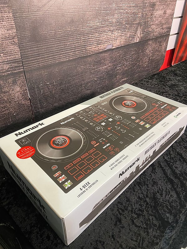 Numark MIXTRACK PLATINUM FX DJ Controller (Raleigh, NC) Reverb