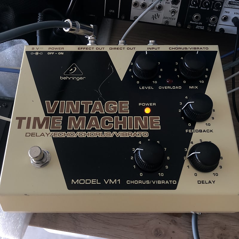 Behringer VINTAGE TIME MACHINE