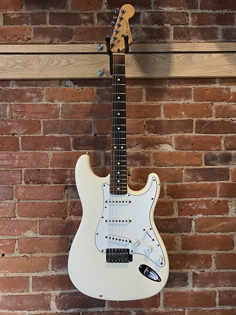 Fender Stratocaster ホワイト メキシコ製 Fender Mexico Classic 70s Stratocaster Olympic White Mod