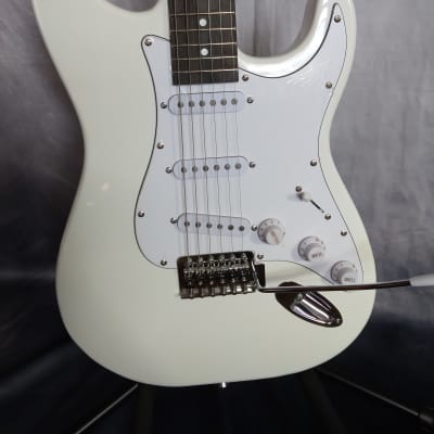 Unbranded Stratocaster Style Electric Guitar 2020 - White image 2