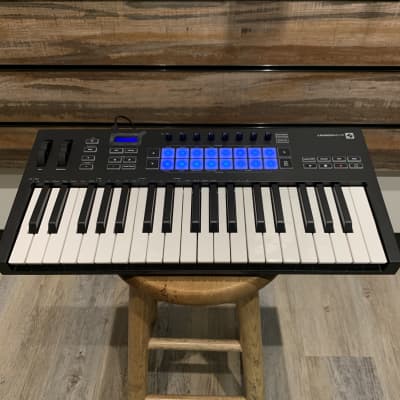 Novation Launchkey 37 [MK3] MIDI keyboard controller for Ableton Live