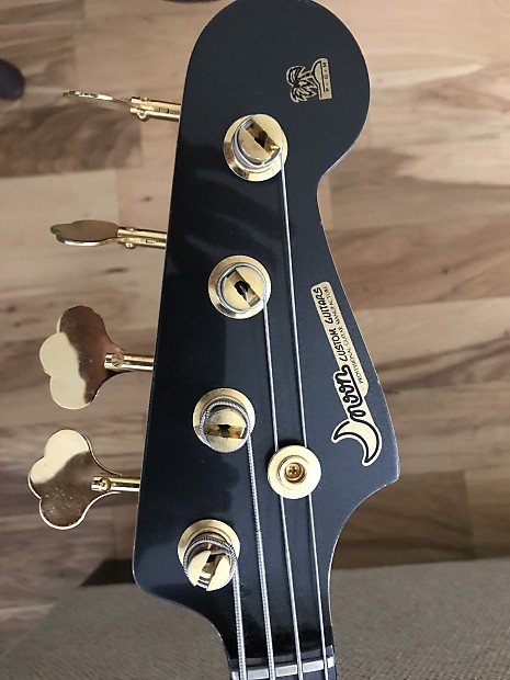 Moon Moon JJ-4 Fretless Jazz bass Maple top, Bartolini