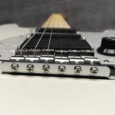 Fender Stratocaster parts guitar 2000's - White image 18