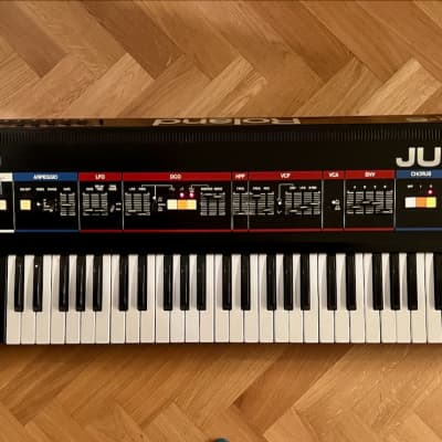 Roland Juno-6 61-Key Polyphonic Synthesizer 1982 - 1984 - Black
