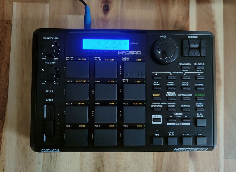 Akai MPC500 Music Production Center | Reverb Canada