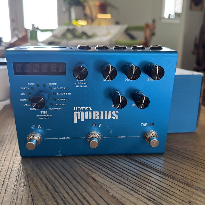 Strymon Mobius