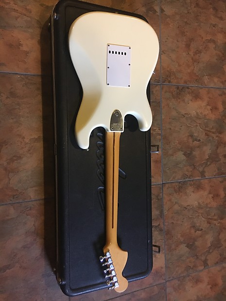 Fender Squier Stratocaster SQ 3 Bolt Made In Japan w/ Case Fender Squier Stratocaster SQ 3 Bolt Made In Japan w/ Case