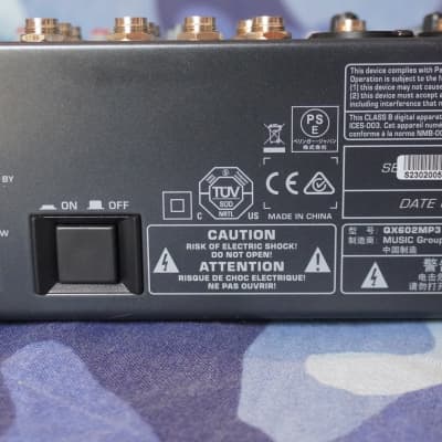 Behringer Xenyx QX602MP3 6-Input Mixer image 9