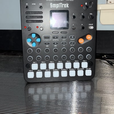 Sonicware SmplTrek Portable Production Sampler