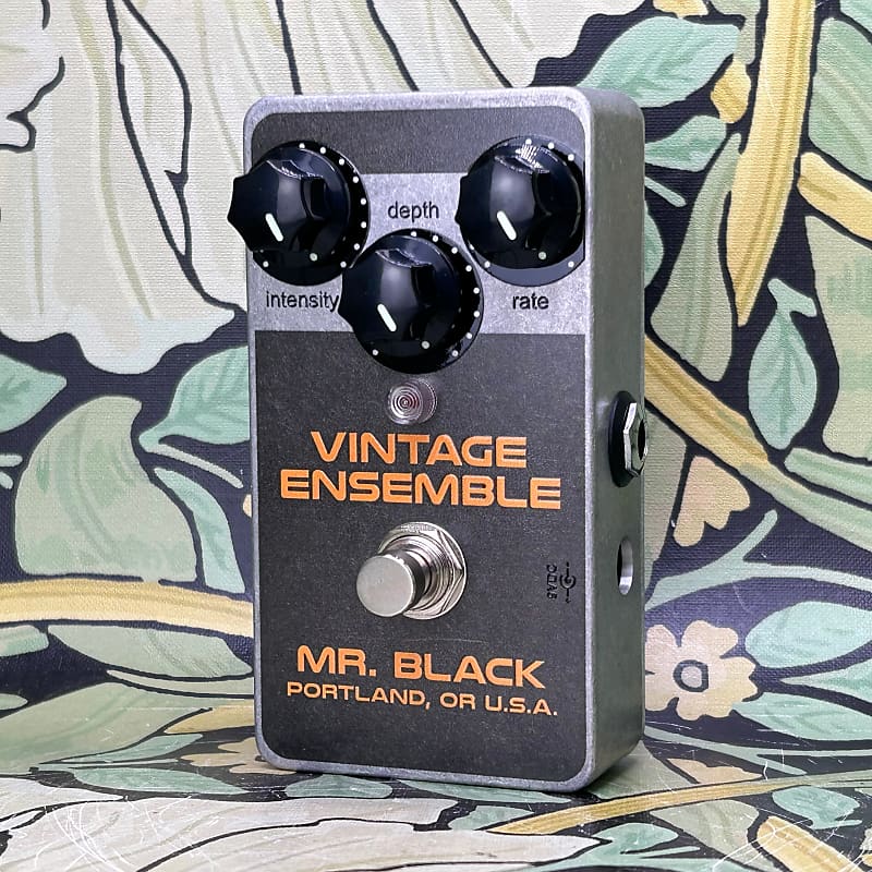 Mr. Black Vintage Ensemble ギターエフェクター Mr. Black / Stereo Vintage Ensemble – LEP INTERNATIONAL