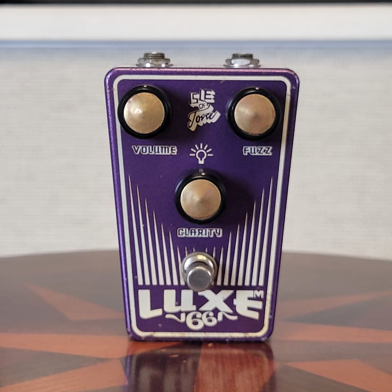 Isle of Tone Luxe 66 Fuzz Pedal with NOS Vintage Parts - Purple