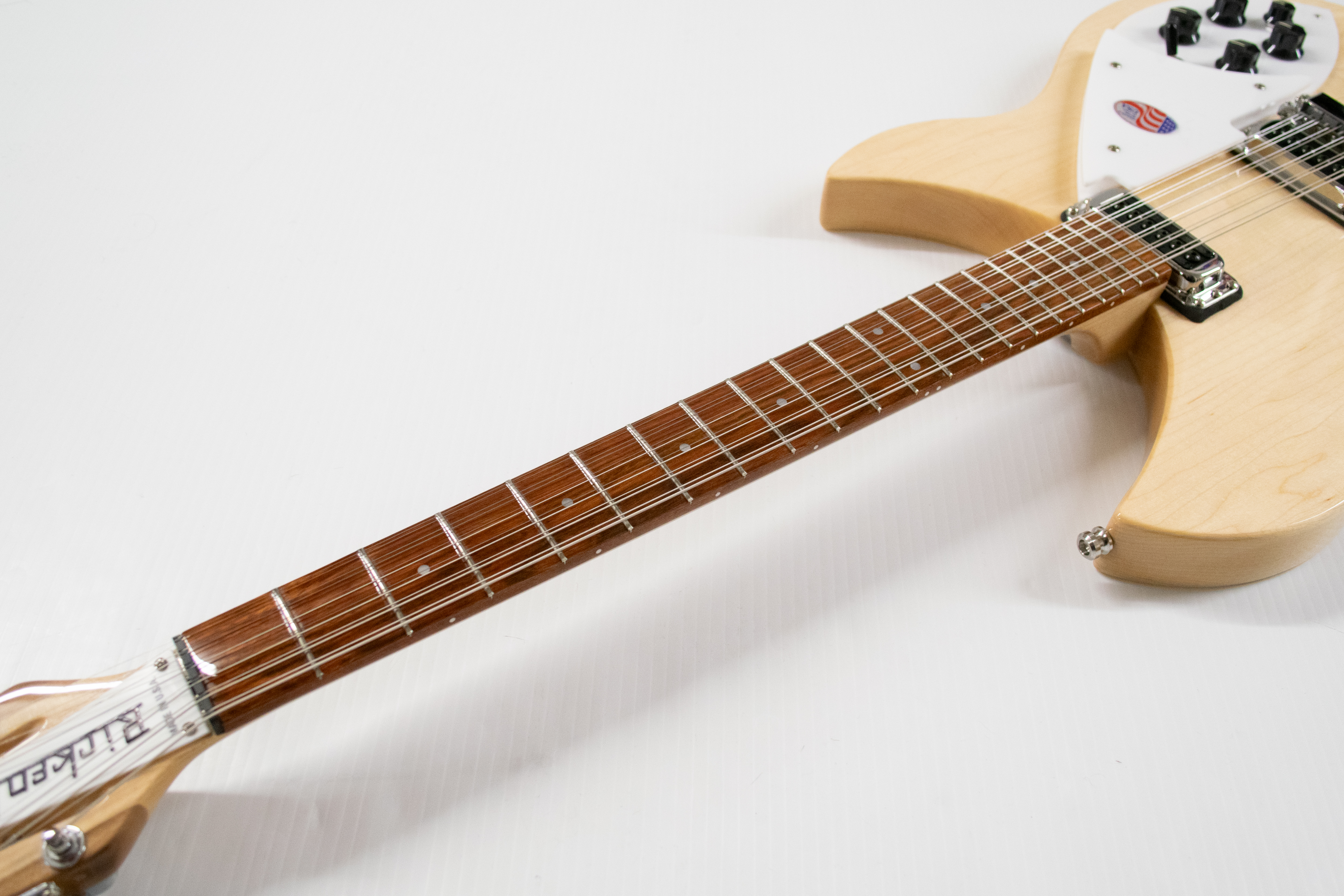 Rickenbacker 330/12 Semi-hollow 12-string Electric Guitar - Mapleglo - Picture 7 of 12