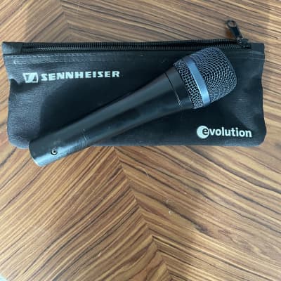 Sennheiser e935 Handheld Cardioid Dynamic Vocal Microphone 2003 - Present - Black