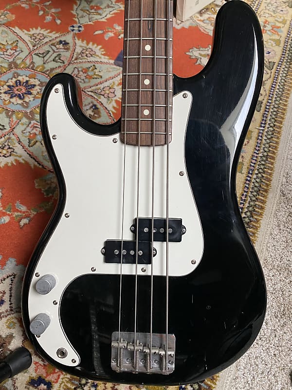 Squier	Standard Precision Bass with 32" Scale Left-Handed	1986 - 1988 image 1