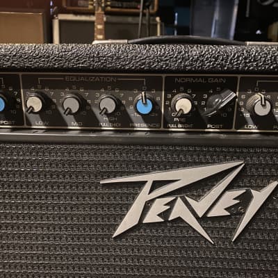 Peavey Renown Solo Series Solid State Amplifier with Upgraded Speaker image 3