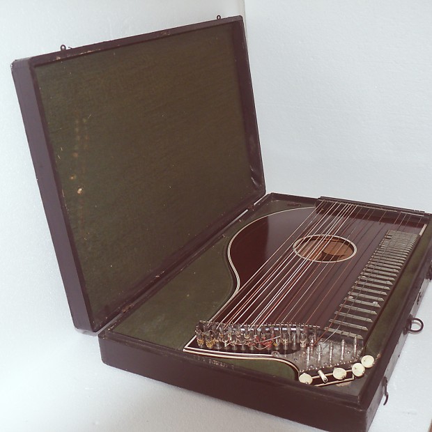 Austrian outlet zither music