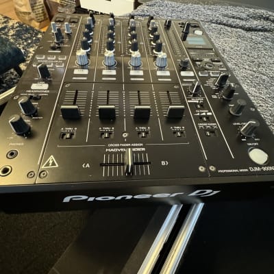 Pioneer DJM-900NXS2 4-channel DJ Mixer with Effects (2020) with Flight Case & Decksaver! image 2
