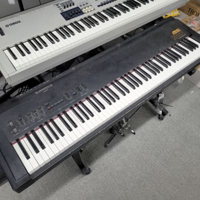 Korg SG-1D 88 Key Sampling Grand Piano 1980s - Black