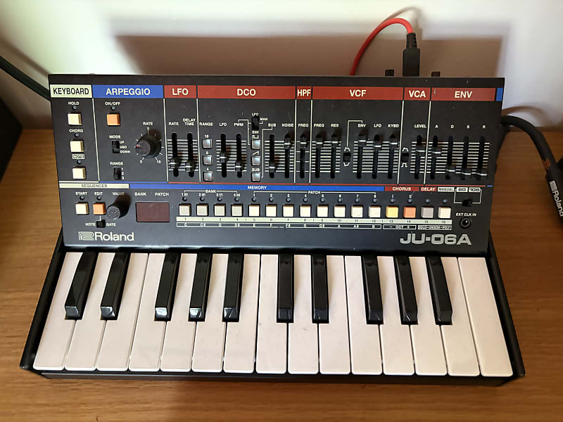 Roland JU-06A Boutique Series Synthesizer Module with K-25m