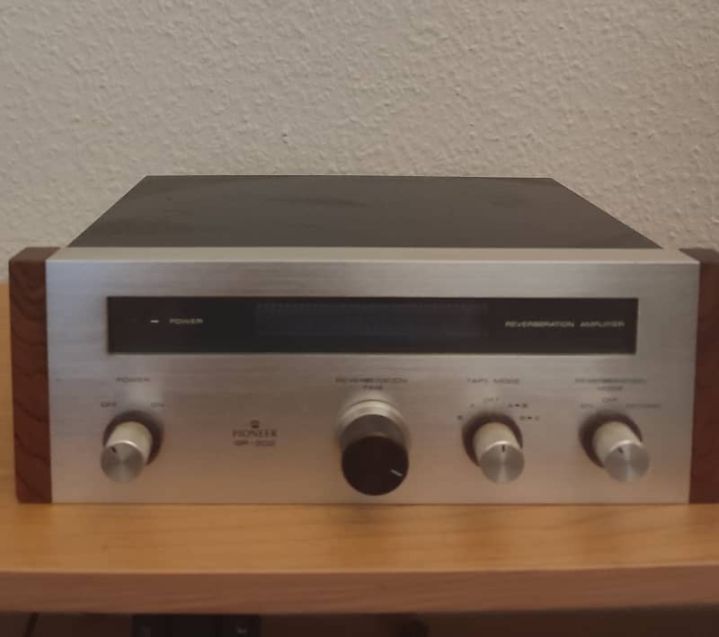 Pioneer SR-202 Reverb Amplifier 1970 - 1972 - Silver with Wood Sides  			
