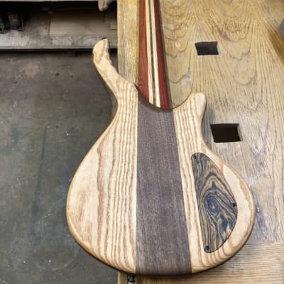 Beardly Customs Fanned Fret Left Handed 5 String Bass image 2